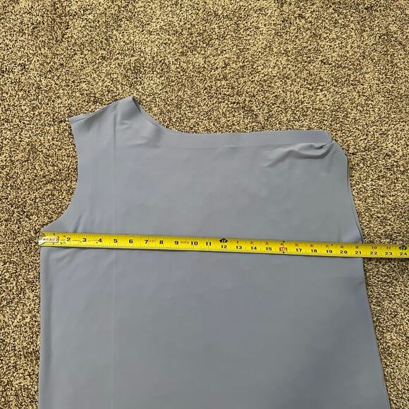 Norma Kamali light blue drop shoulder top size L - Picture 10 of 12